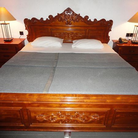 אלה Hotel Country Comfort מראה חיצוני תמונה