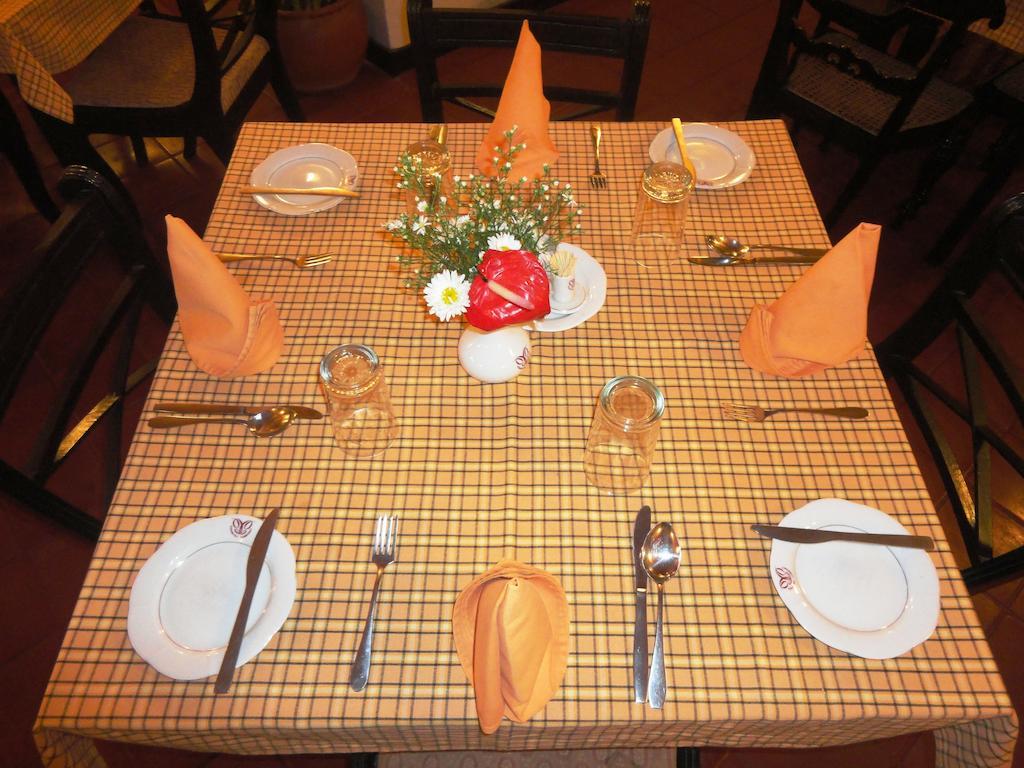 אלה Hotel Country Comfort מראה חיצוני תמונה