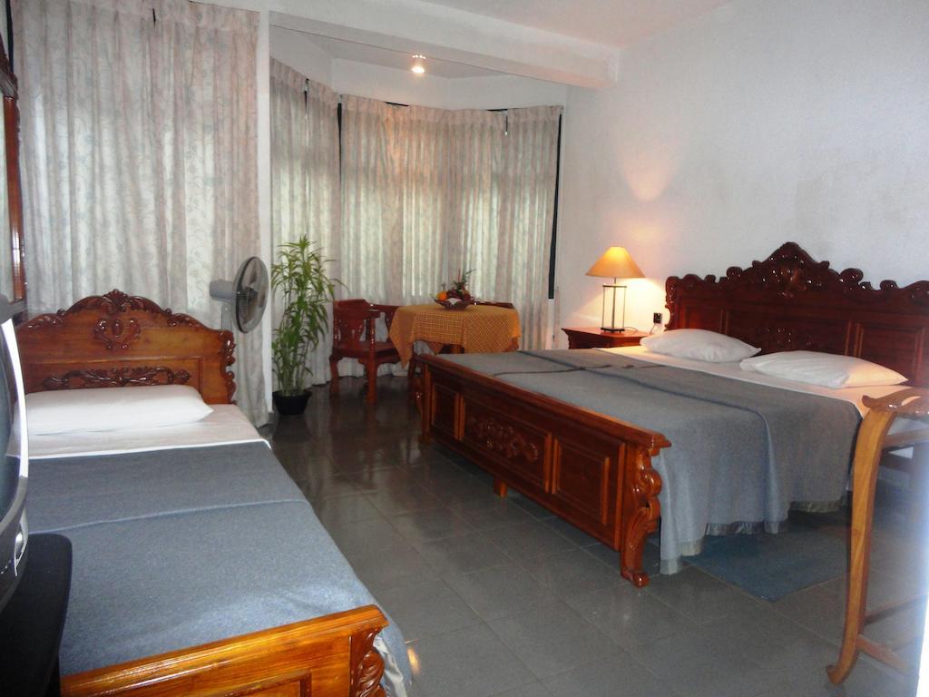 אלה Hotel Country Comfort מראה חיצוני תמונה