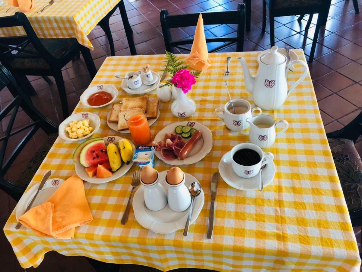 אלה Hotel Country Comfort מראה חיצוני תמונה